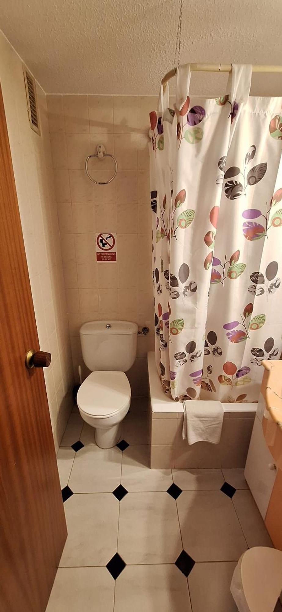 Apartamentos Casa May 1- Centro Benidorm-Solo Mayores De 30 Anos Y Familias المظهر الخارجي الصورة