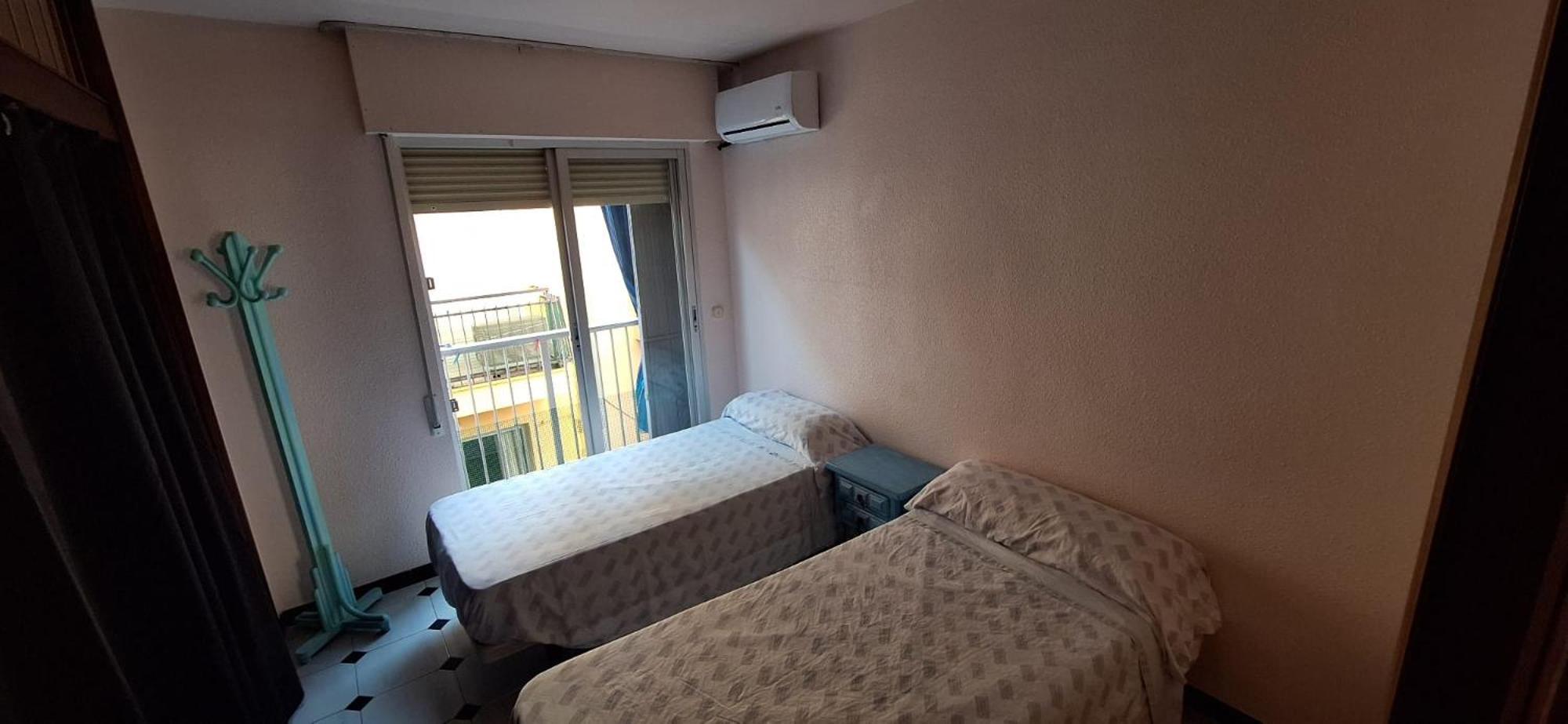 Apartamentos Casa May 1- Centro Benidorm-Solo Mayores De 30 Anos Y Familias المظهر الخارجي الصورة